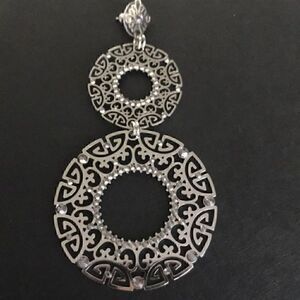 Silver UK Swarovski crystals earrings ✨